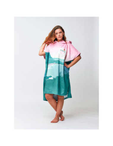 Poncho After Destination Hawai